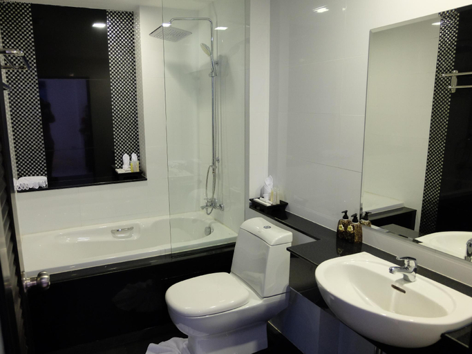 Bathroom 5, Phuket Seaview Resotel, Pulau Phuket