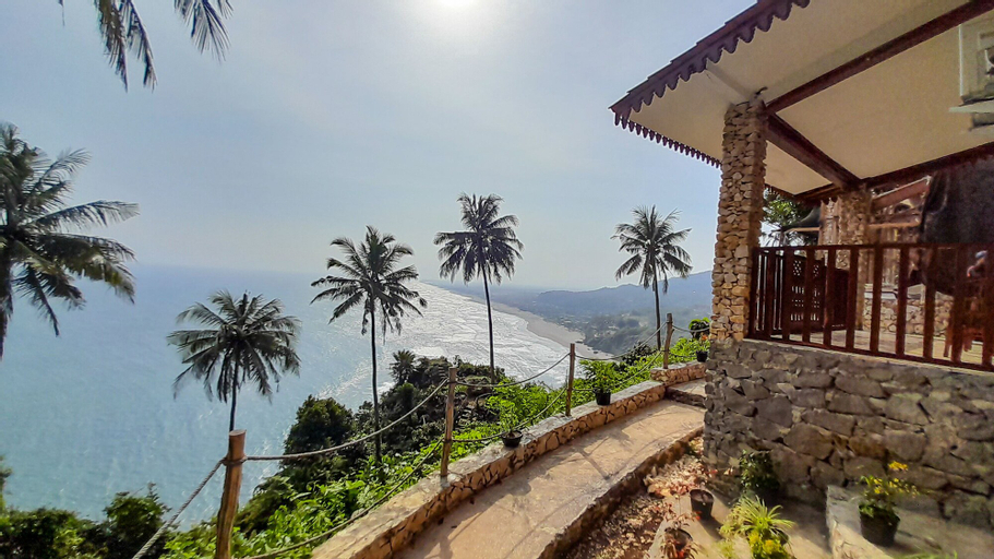 Exterior & Views 2
