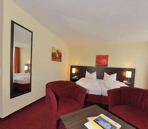 Bedroom 4, PANORAMA HOTEL in Neustadt an der Weinstraße, Neustadt an der Weinstraße