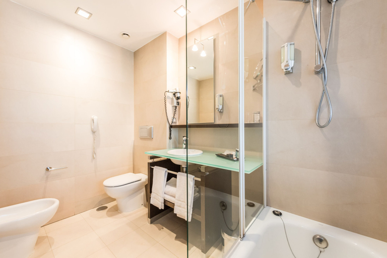 Bathroom 4, Hotel Mercader, Madrid
