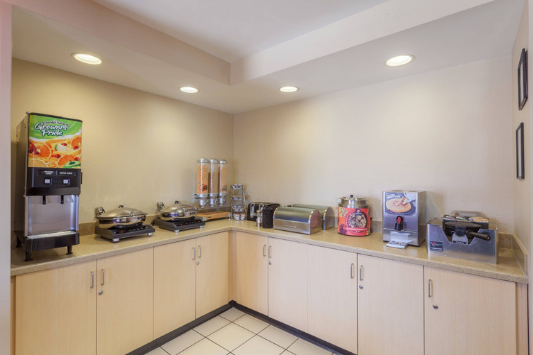 Food & Drinks 5, TownePlace Suites by Marriott Huntsville, Madison