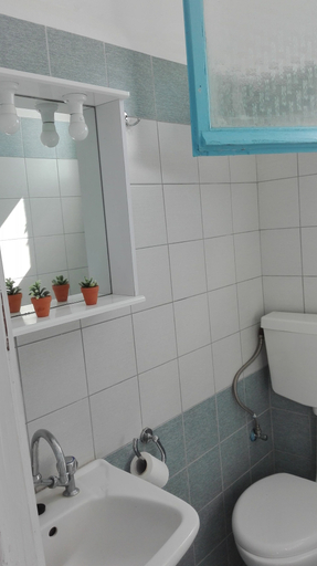 Bathroom 5, Thalassopetra, South Aegean