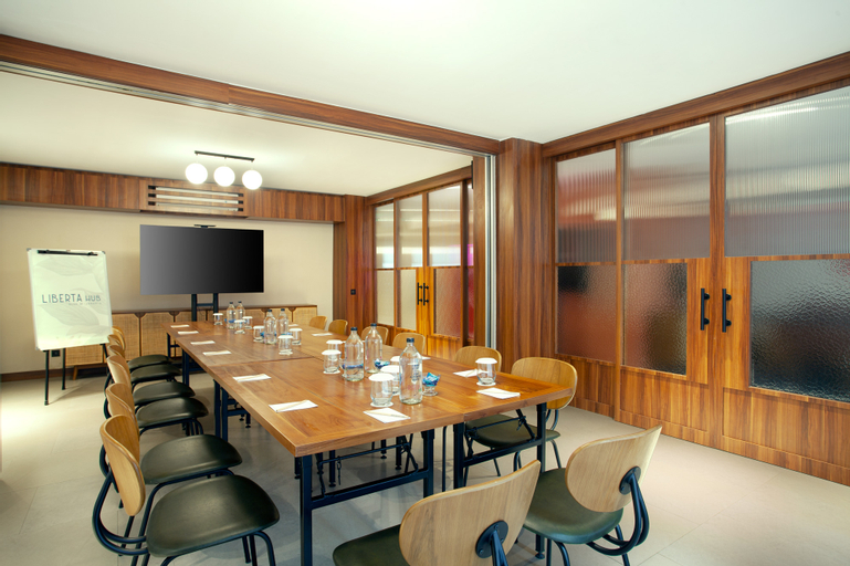 Business Facilities 23