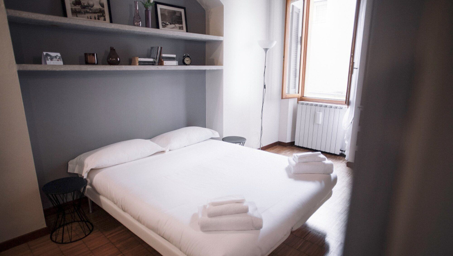 Others 2, Mi-como8a1 - Corso Como 8 - Mono I, Milano