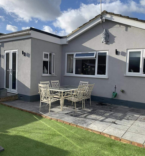 Exterior & Views 2, Beautiful 2-bed Bungalow in Canvey Island, Essex