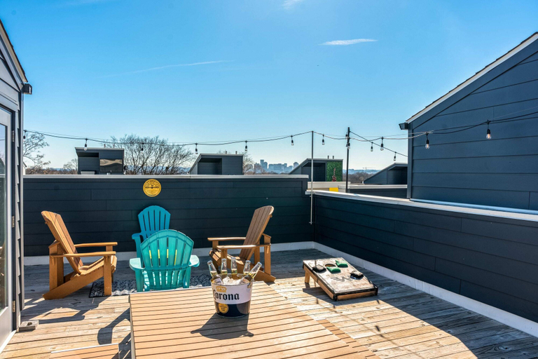 Others 5, Spectacular Condo Rooftop Deck Great for Groups, Davidson