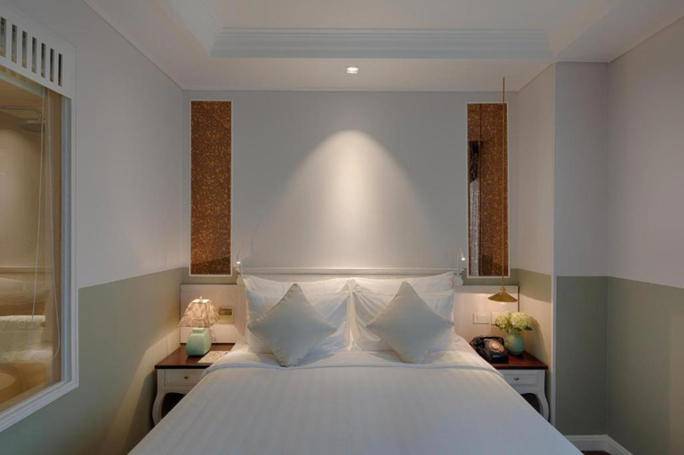 Bedroom 24