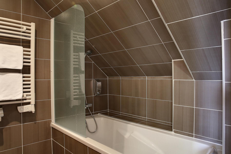 Bathroom 5, Best Western Plus Les Terrasses De Brehat, Côtes-d'Armor