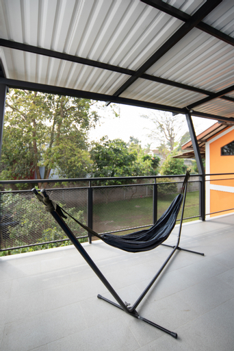 Exterior & Views 17