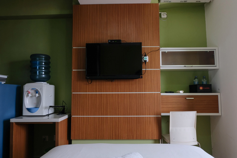 Bedroom 2, Best Deal Studio at Harvard Jatinangor Apartment By Travelio, Sumedang