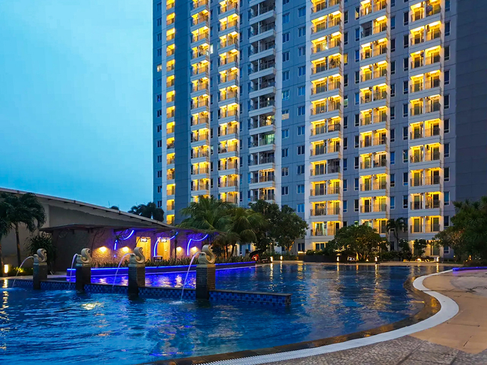 Exterior & Views 2, Cosmy Tanglin 2BR Apartment at Pakuwon Mall, Surabaya