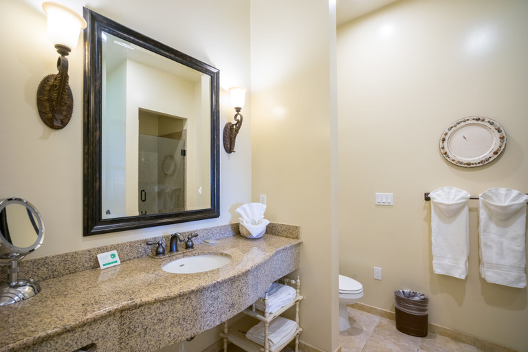 Bathroom 3, Oceano Hotel and Spa, San Mateo