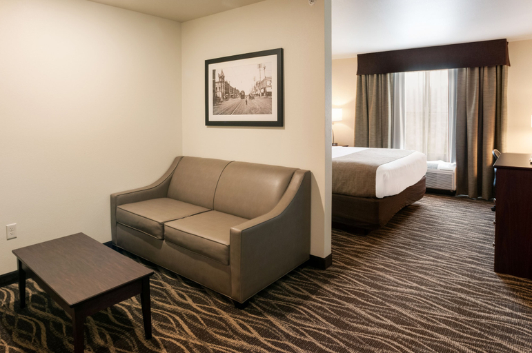 Bedroom 3, Cobblestone Hotel & Suites – Stevens Point, Portage