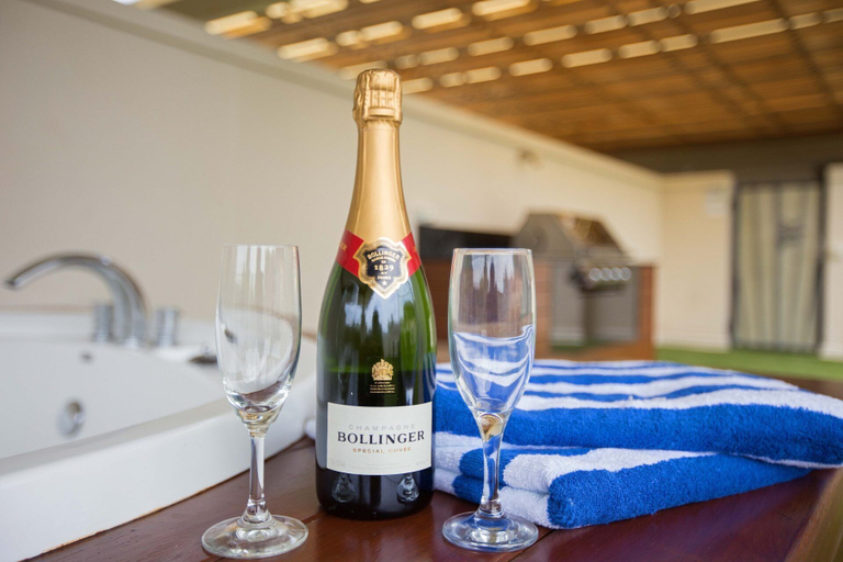 Food & Drinks, Private Penthouse 407, Cairns