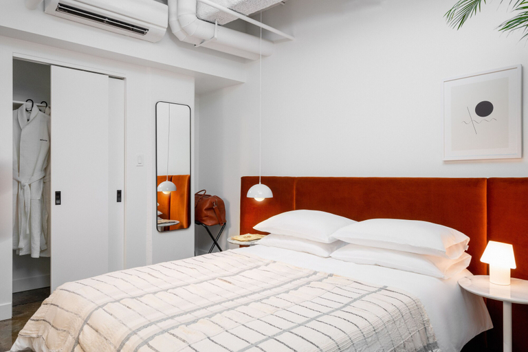 Bedroom 3, Maison Sainte-Thérèse, Montréal