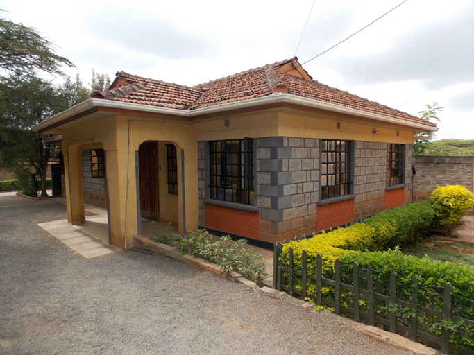 Exterior & Views 2, Stunning Villa in Private Compound in Nairobi, KE, Kajiado North