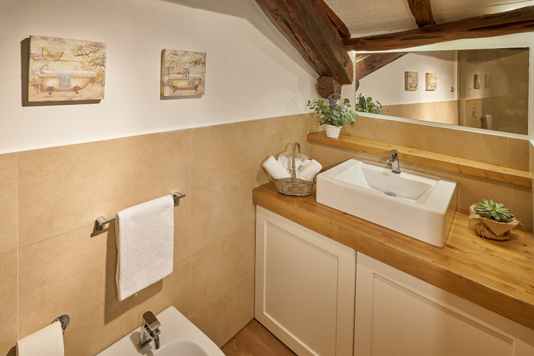 Bathroom 4, Albergo Diffuso Birkin Castello, Cagliari