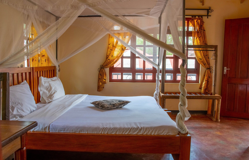 Bedroom 5, Christina House, Meru