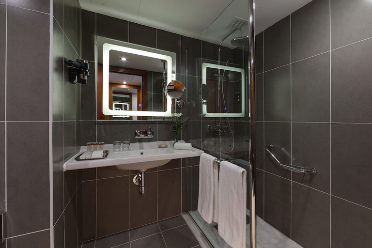 Bathroom 3