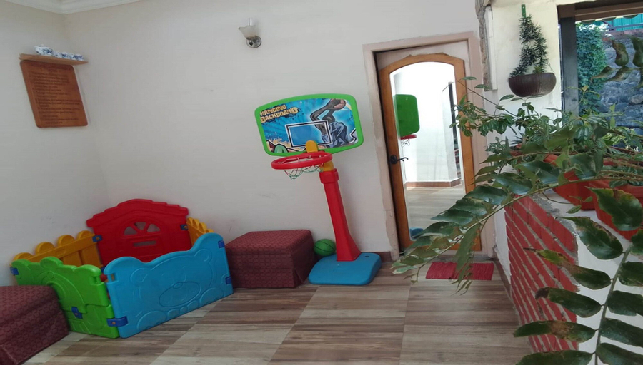 Others 5, Pine Borough Inn, Dindigul