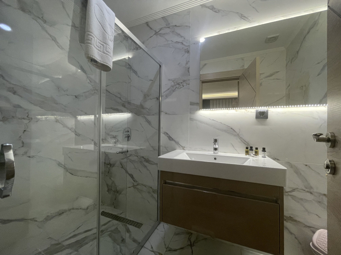 Bathroom 5, Le Luxe suites hotel & SPA, Nilüfer