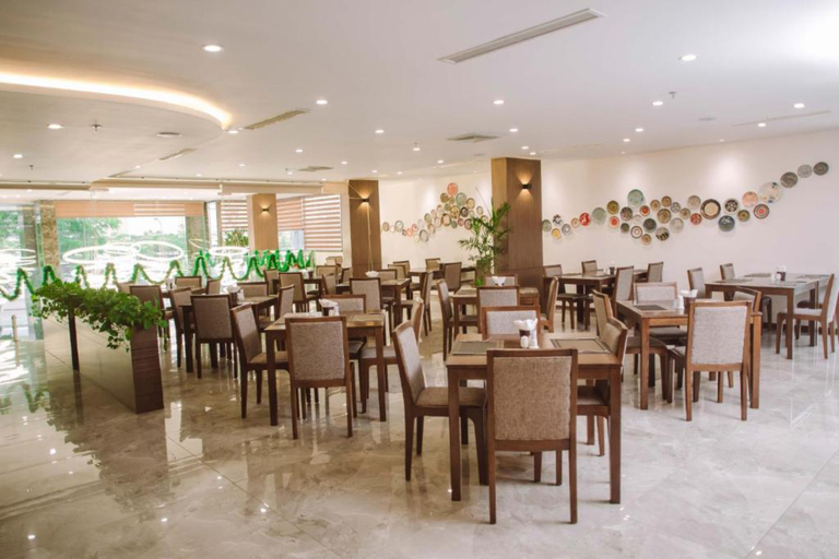 Food & Drinks 4, Reyna Hotel Hanoi, Từ Liêm