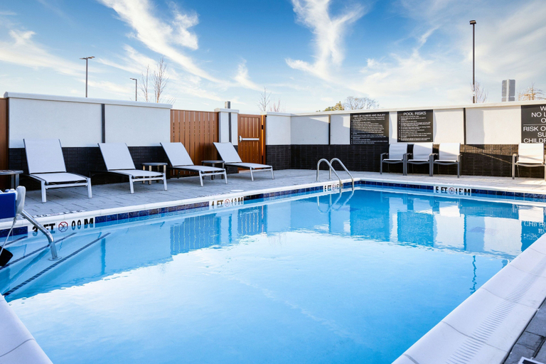Sport & Beauty 5, Fairfield Inn & Suites by Marriott Canton Riverstone Parkway, Cherokee