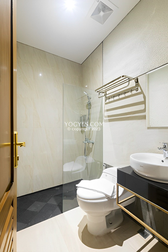 Bathroom 5, Kesatriyan Jogja Guest House, Yogyakarta