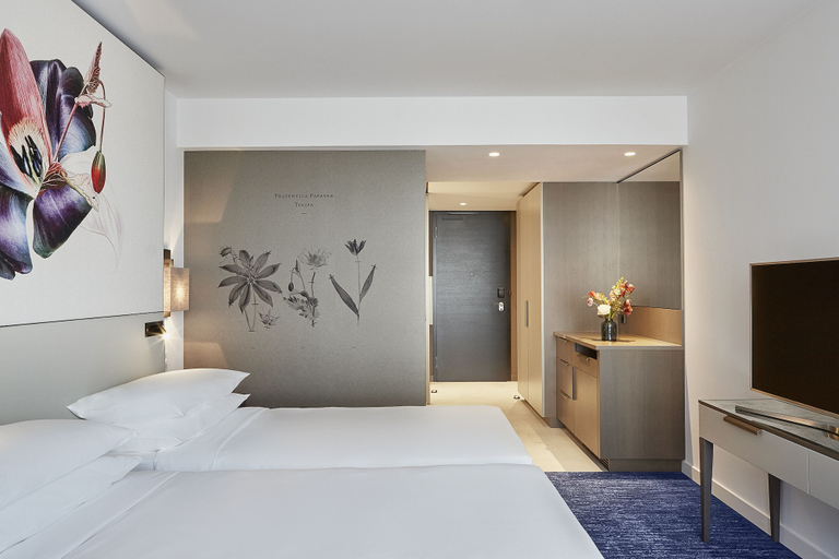Bedroom 3, Hyatt Regency Amsterdam, Amsterdam