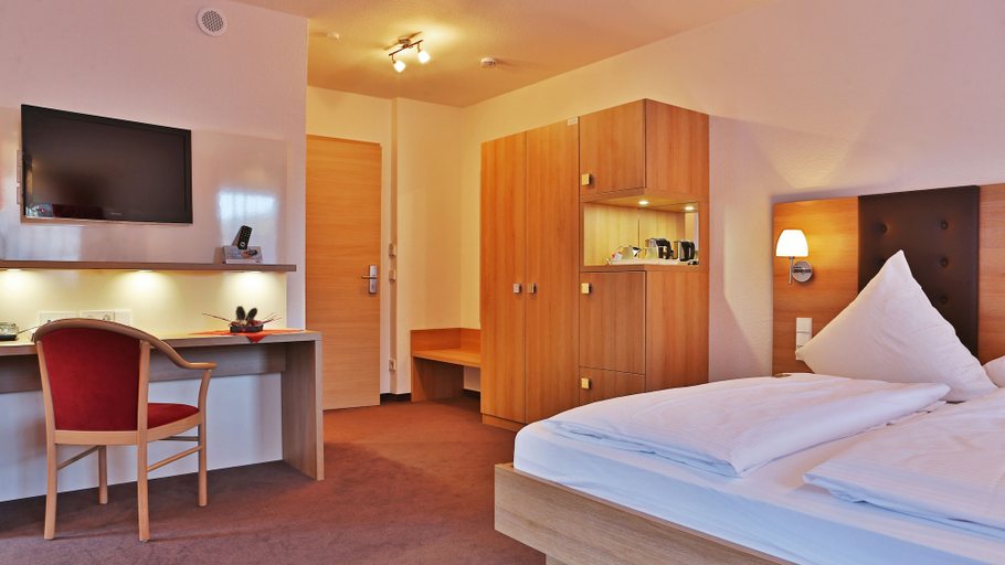 Bedroom 2, Hotel Rössle Berneck, Calw