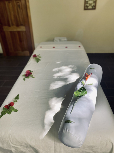 Bedroom 3, Mariposa Jungle Lodge
