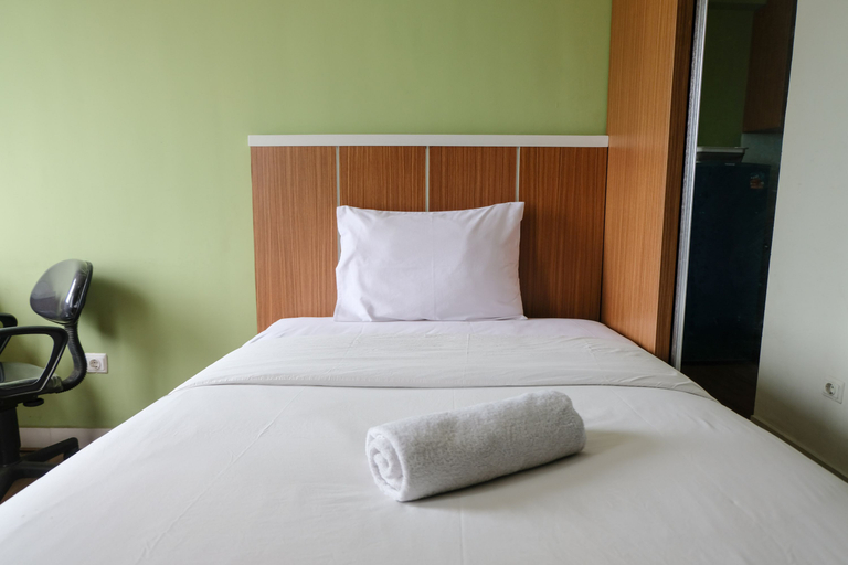 Bedroom 2, Best Deal Studio at Harvard Jatinangor Apartment By Travelio, Sumedang