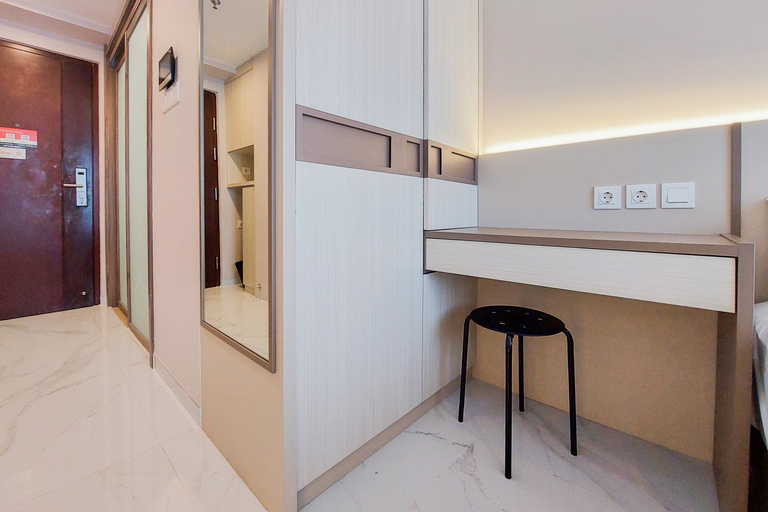 Bedroom 2, Cozy Living and Warm Studio Sky House BSD Apartment By Travelio, South Tangerang