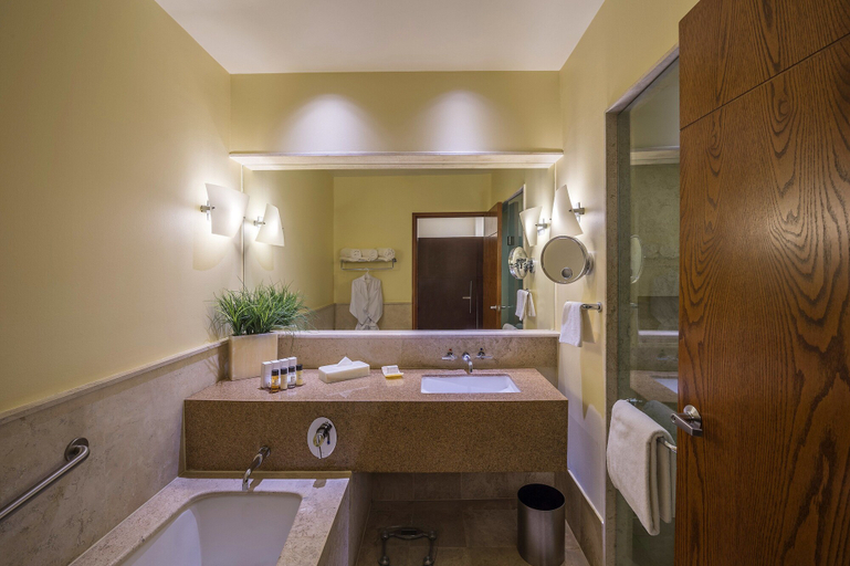 Bathroom 5, Grand Fiesta Americana Queretaro, Querétaro