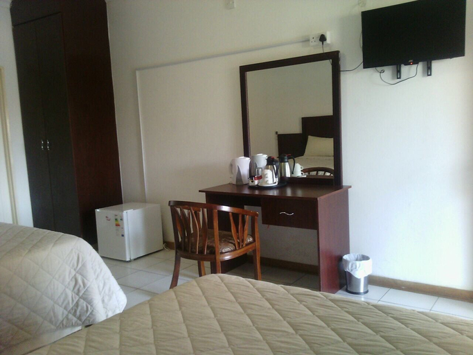 Bedroom 2, Moko Motel, Machaneng