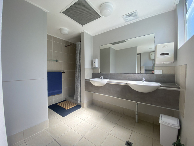 Bathroom 3, Homely Inn Queen Street, Gold Coast