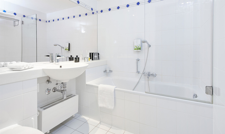 Bathroom 5, Living Hotel Prinzessin Elisabeth, München