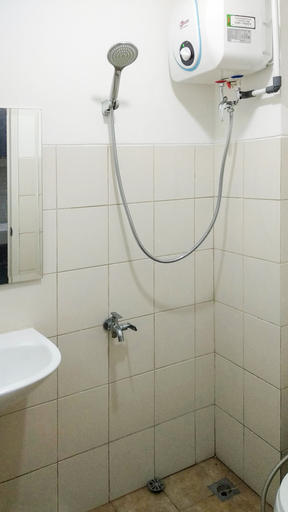 Bathroom 5, Apartemen Riverview Residence Jababeka at KiNGDOM, Cikarang