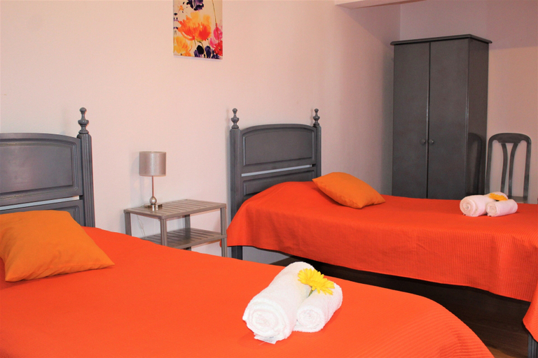 Bedroom 2, 8-5 Torre Sol by Casas & Papéis, Silves