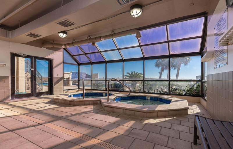 Sport & Beauty 2, Phoenix East Condos, Baldwin