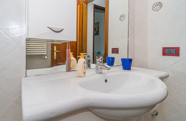 Bathroom 3, Appartamento Villa da 4 Fino a 5 Persone Giardino, Livorno