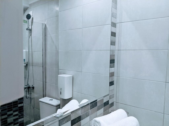 Bathroom, Lepanto Beach, West Greece