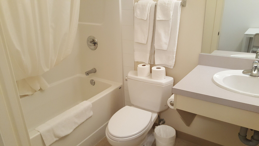 Bathroom 5, waintel studio-wainwright motel, Division No. 7