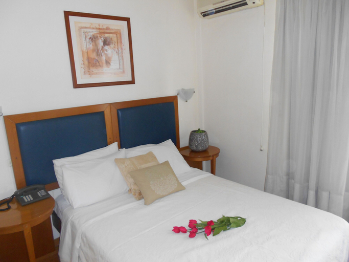 Bedroom 4, Adams Hotel, Attica