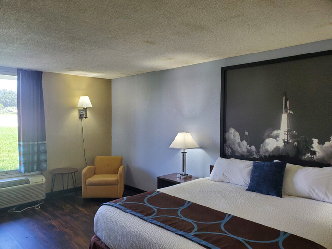 Bedroom 3, Super 8 by Wyndham Ocala I-75, Marion