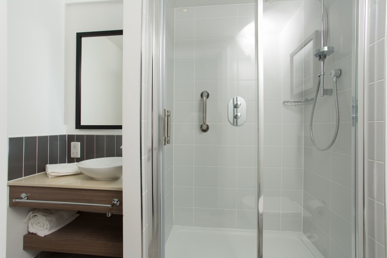 Bathroom 4, Staybridge Suites BIRMINGHAM, Birmingham