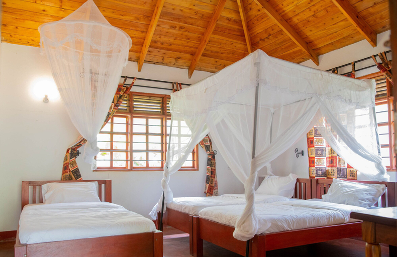 Bedroom 4, Christina House, Meru