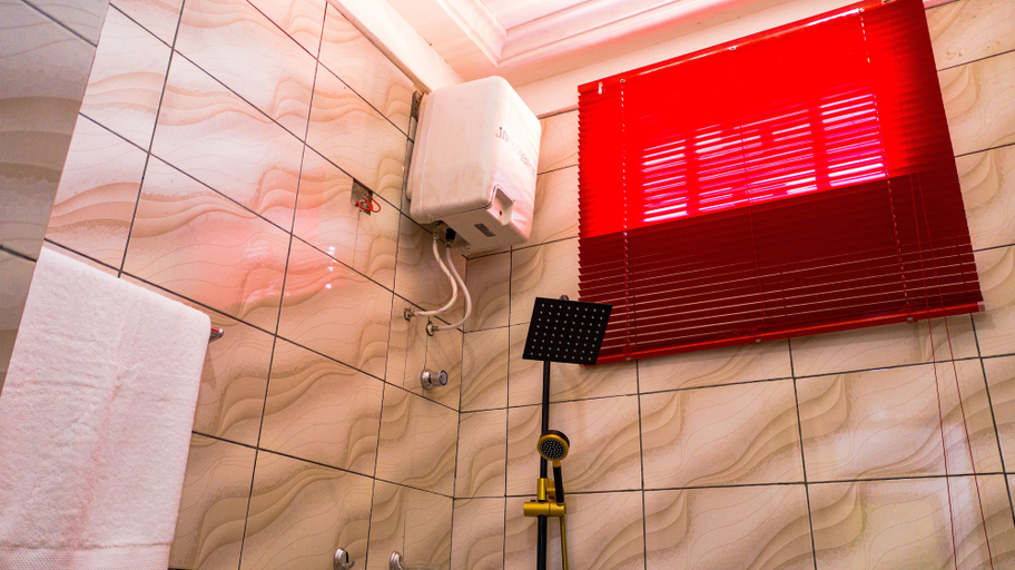 Bathroom 4, Assembly Hotel, Jomoro