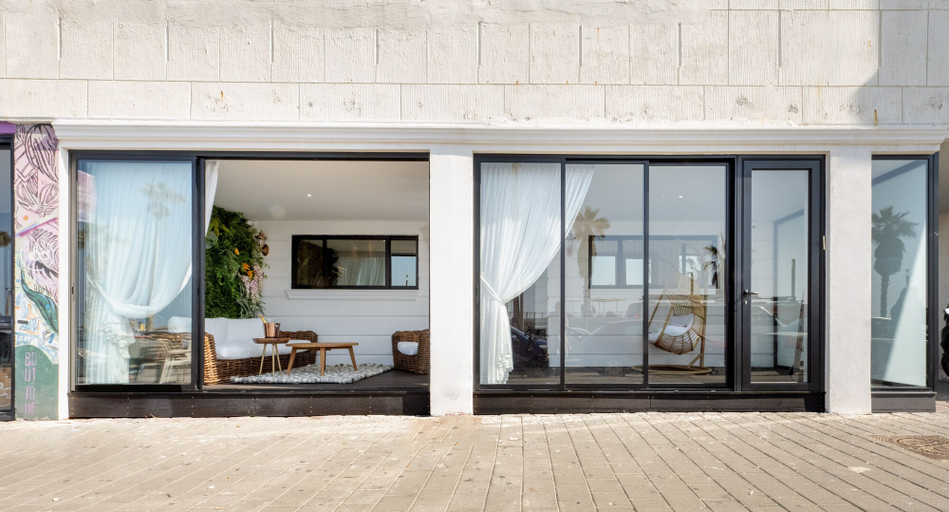 Exterior & Views 2, Tripel-A