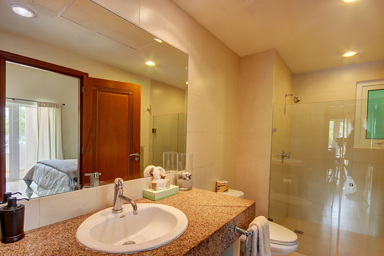 Bathroom 4, Riviera Maya Suites, Cozumel
